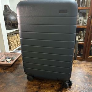 AWAY The Carry-On Luggage n Navy